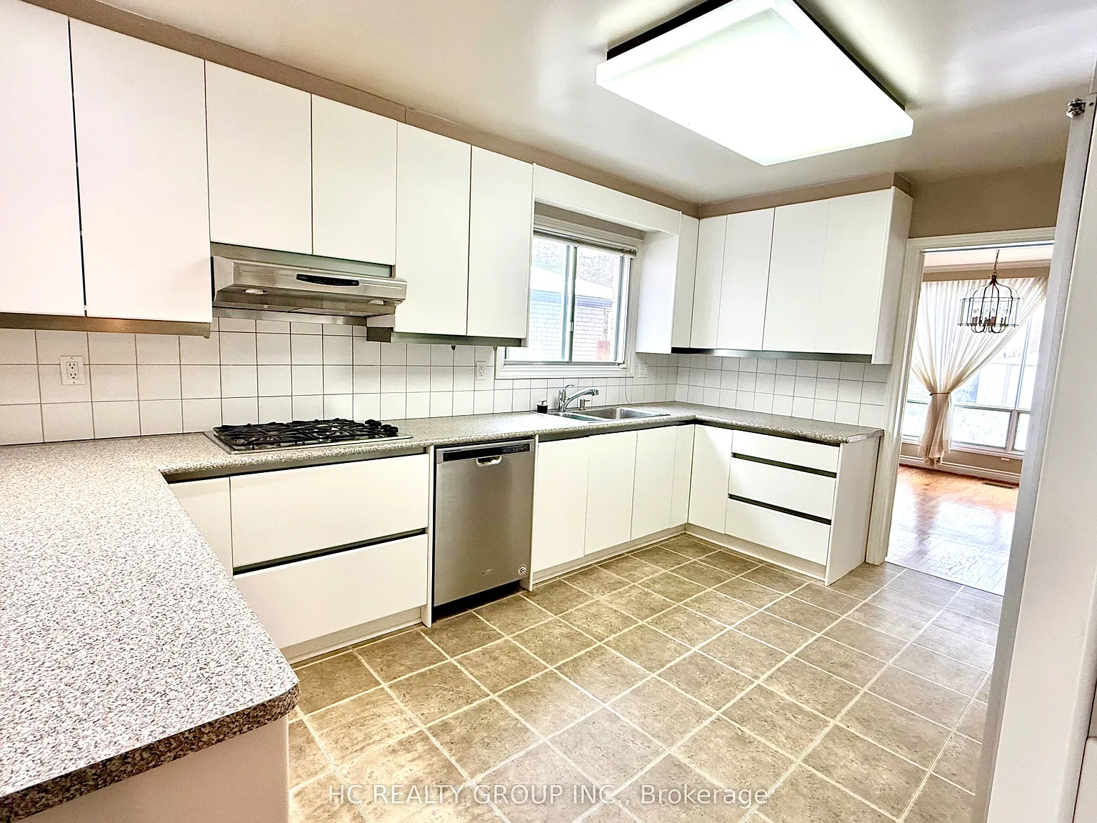 5 bed, $4,300 — Photo 3