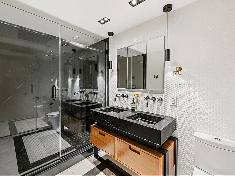 33 Frost St #3B — Photo 8