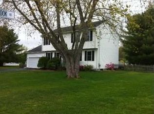 1 Deerfield Dr, Richmond, RI 02898