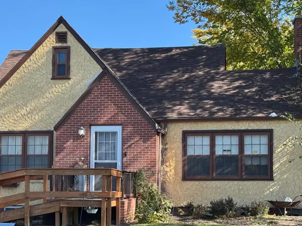 326 E Park St S, Winner, SD 57580