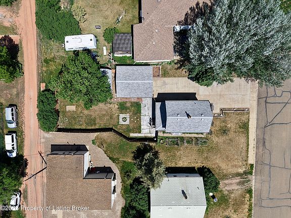 5th image of 403 4th St NE