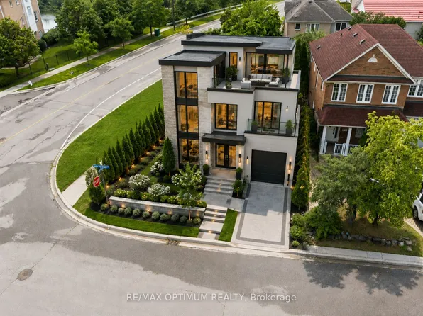 3140 High Springs Cres, Mississauga, ON L5B 4G4