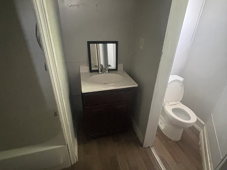 521 New Point Rd #R1 — Photo 2