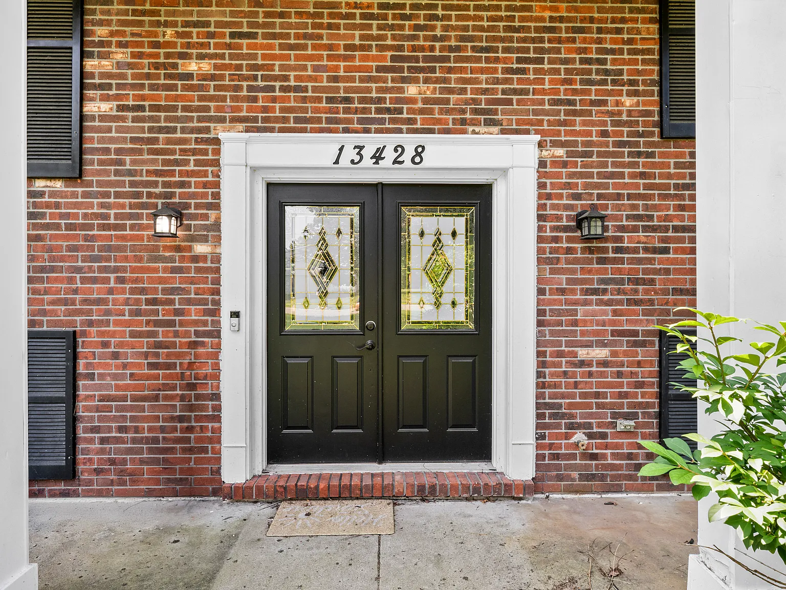 4 bed, 4184 sqft, $2,600 — Photo 3