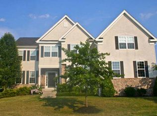 4 Cranbury Hill Ct, Mount Laurel, NJ 08054