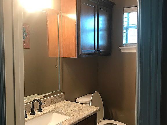 1/2 Bath