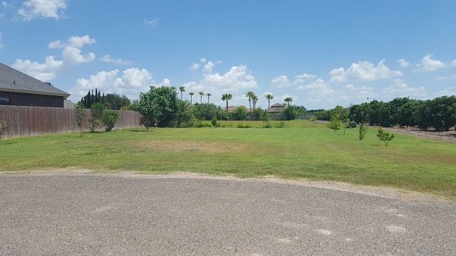 2nd image of 1402 Las Brisas Dr