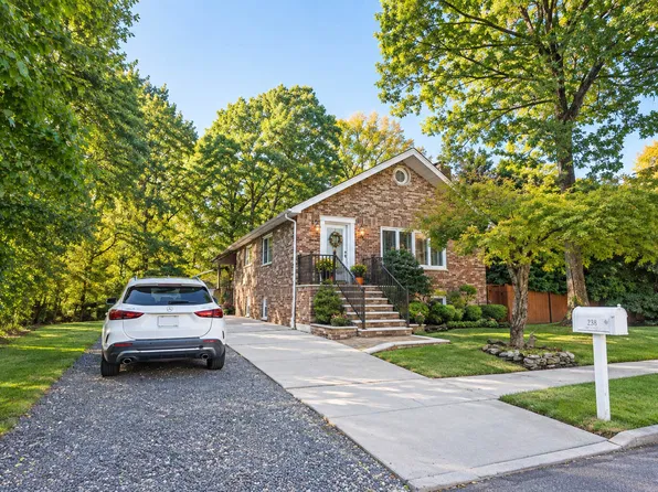 238 Saint Andrews Road image 1 of 40