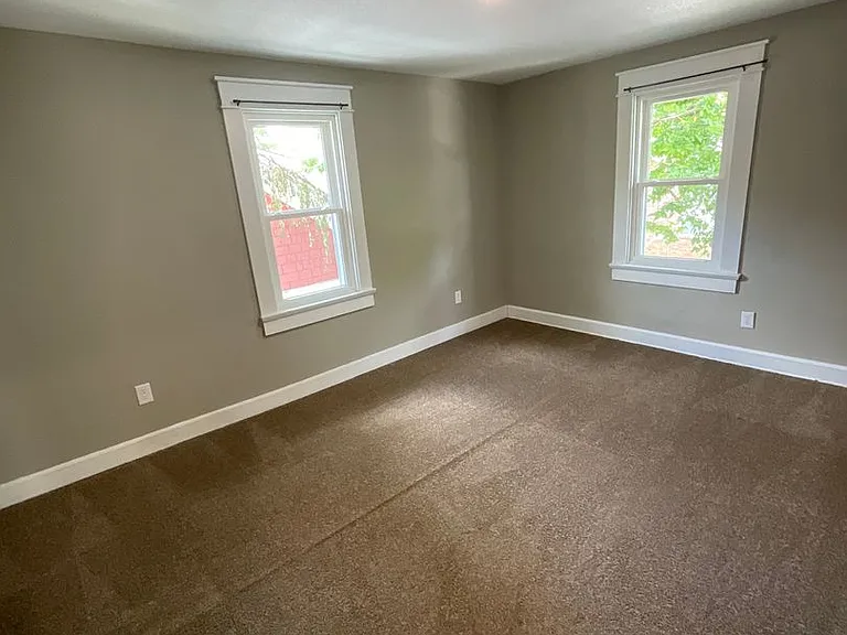 407 N Dunn St — Photo 19