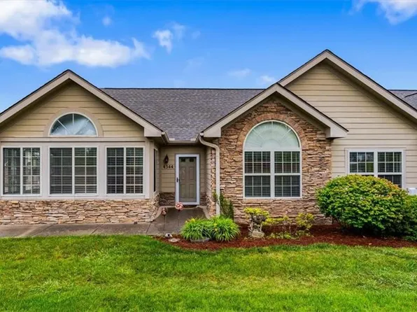 4344 Grassy Moss Dr, Greensboro, NC 27409