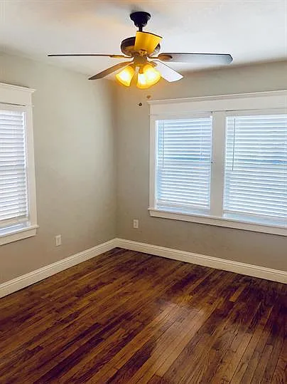 2803 Charlotte St — Photo 15