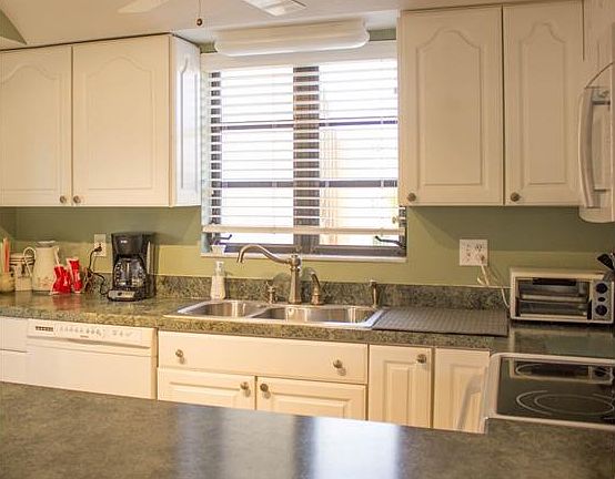 4th image of 208 Lewis Cir APT 1B