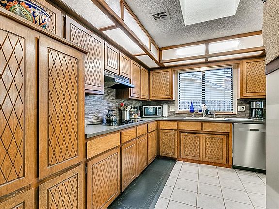 4th image of 3121 SW 128th St