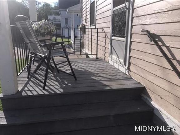 2nd image of 712-714 Eleanor Pl