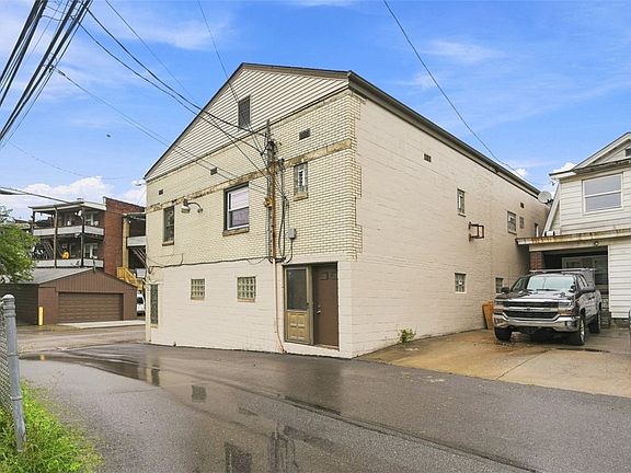 3rd image of 705 Broadway Ave