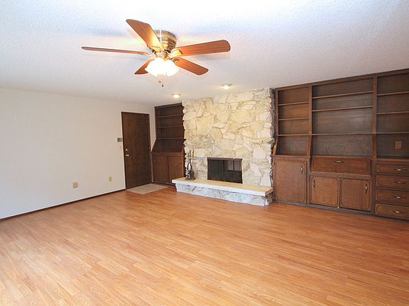 4th image of 23625 SE 473rd St