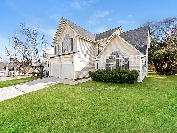 2nd image of 119 Carriage Lake Dr