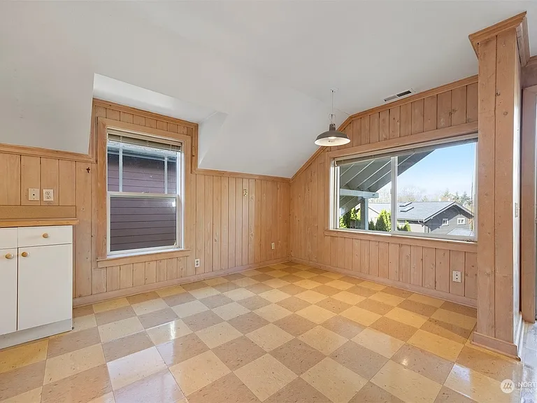 711 Donovan Ave #3 — Photo 2