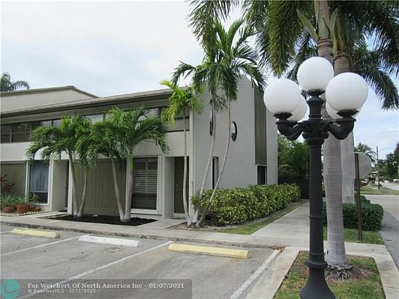 2nd image of 3900 NE 18th Ave APT 10B