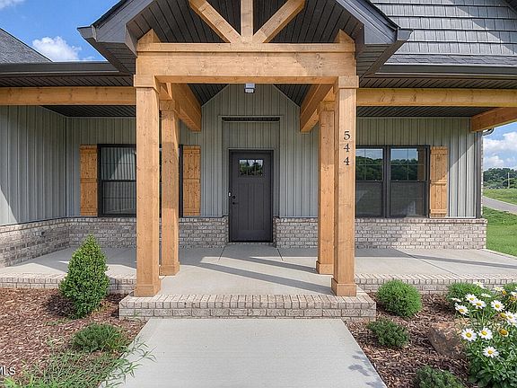 5th image of 544 Larkins Farm Dr