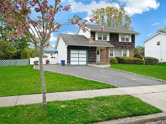 3rd image of 47 Carnegie Dr