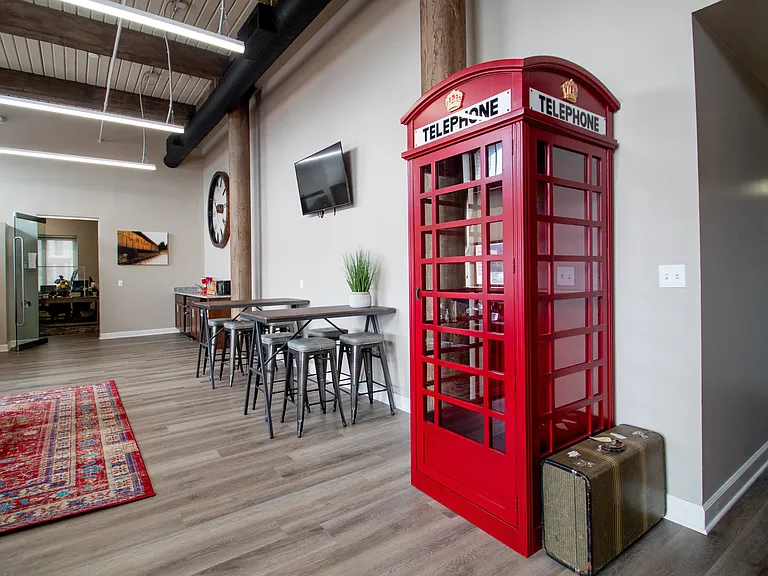 Community Room/Business Center