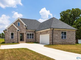 305 Golden Harvest Dr, New Market, AL 35761