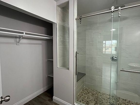 5th image of 641 W 92nd St APT 20