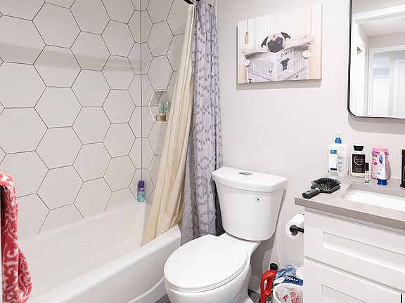2nd image of 1665-1667 N Washington St #104