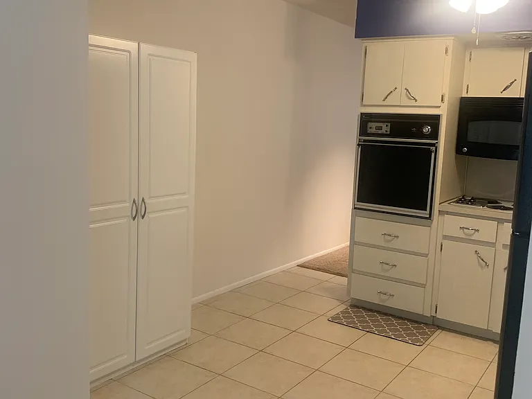 2427 Rhodesian Dr — Photo 8