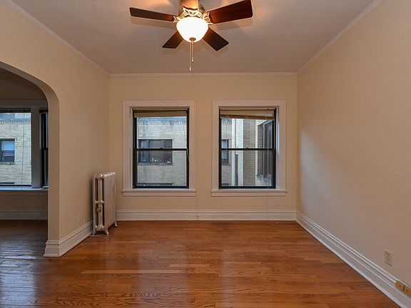 5th image of 3526 N Broadway #W3