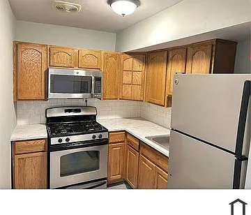 5100 F St SE #10 — Photo 2