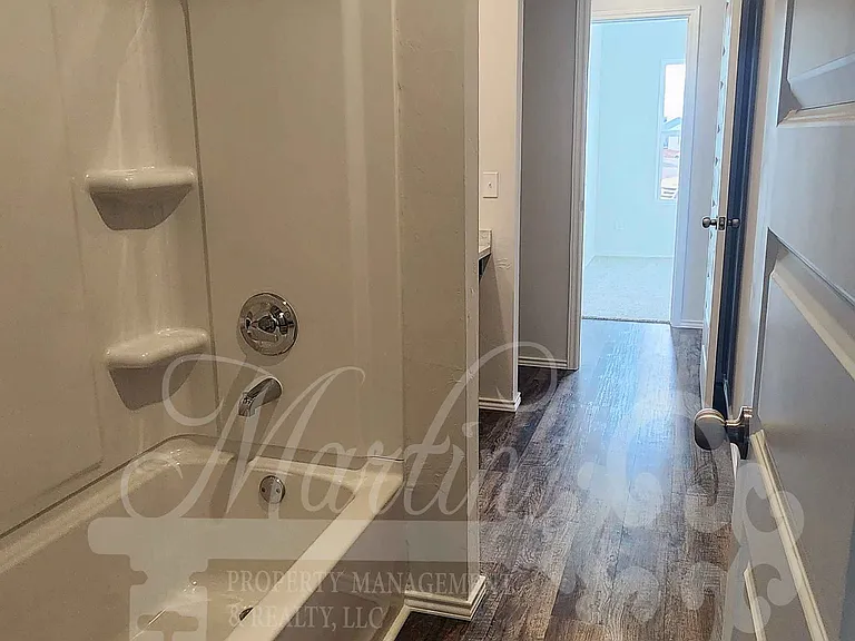 1410 Ellie Ct — Photo 10