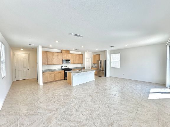 5th image of 4255 Juniper Pear Ave