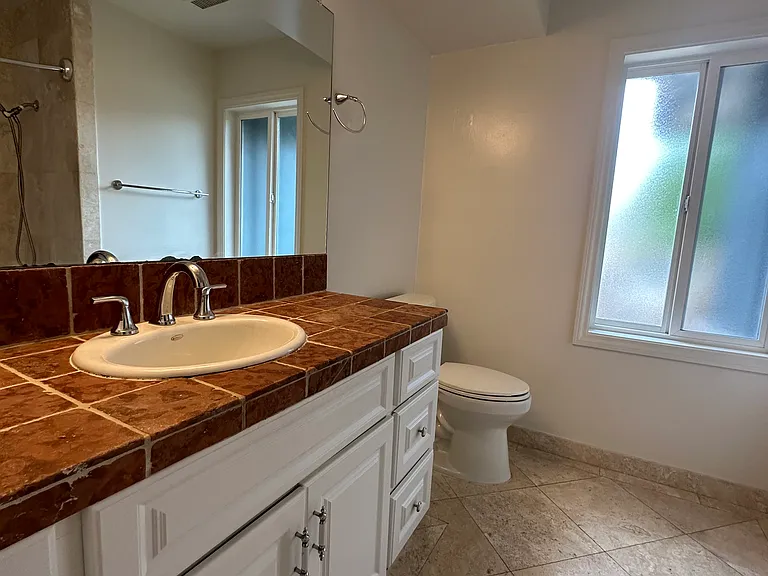 20428 Roslin Ave — Photo 12