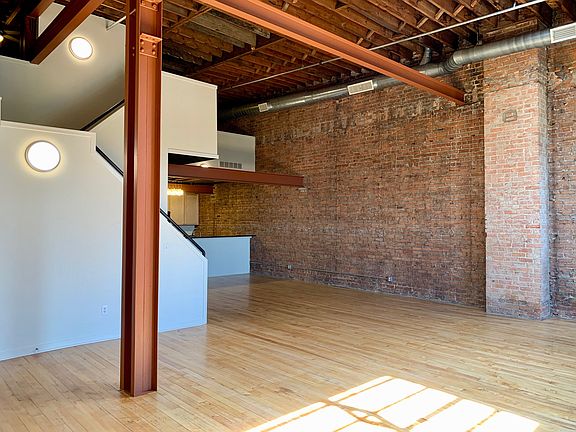 4th image of 306 S Main St #3A