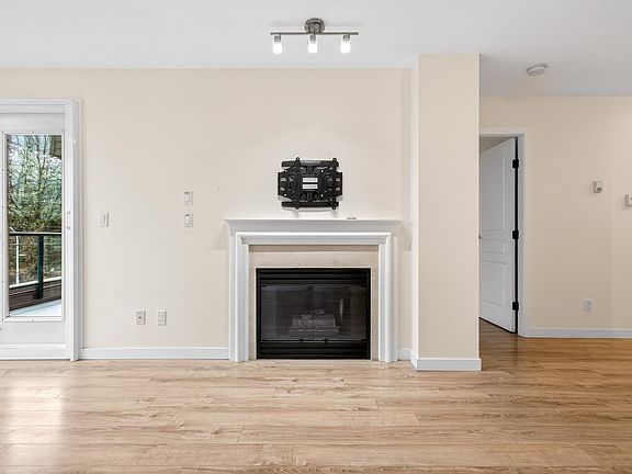 3rd image of 5800 Andrews Rd #216
