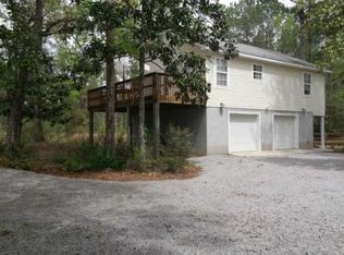 2511 E Bay Loop Rd, Freeport, FL 32439
