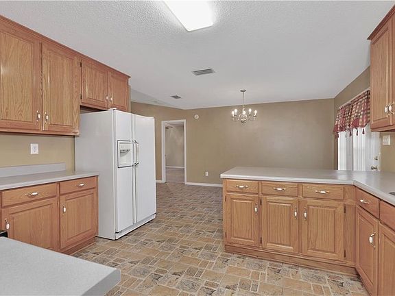 5th image of 130 Lemoyne Dr