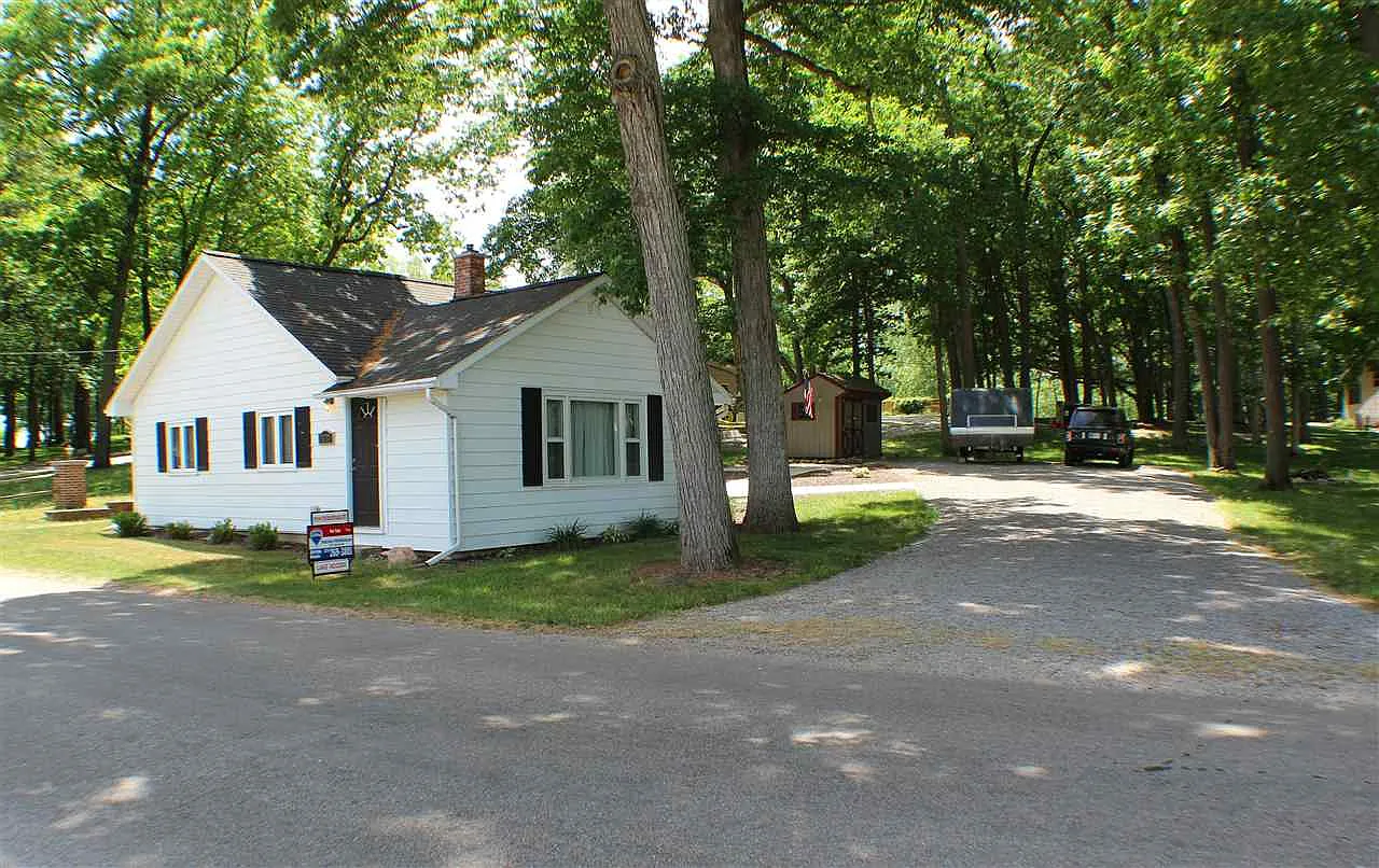 5777 N 450 E photo 1