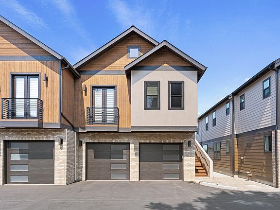 3rd image of 61621 Woodriver Dr