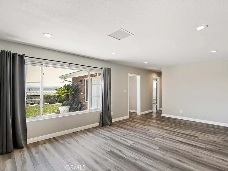 5485 Golden West Ave — Photo 2