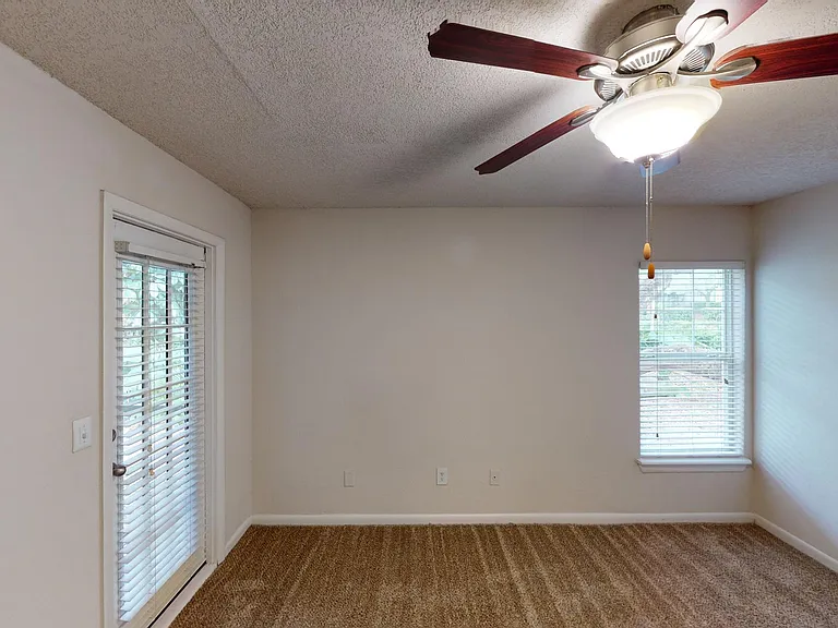 Altamira Place Apartment Homes — Photo 118