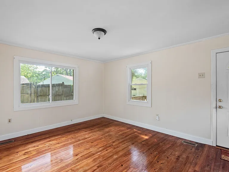 113 Wakeman Ln — Photo 7