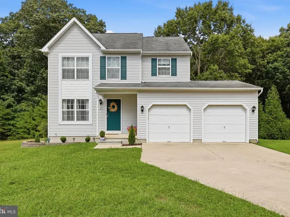 24 Churchill Dr, Millville, NJ 08332