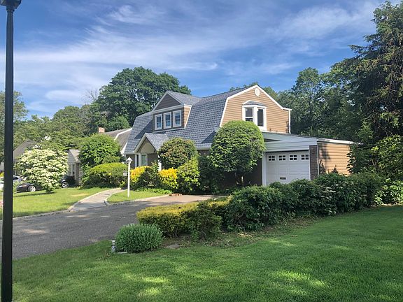2nd image of 215 Parkside Dr
