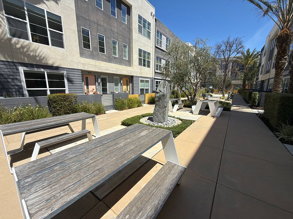 1st image of 2045 W Place Dr