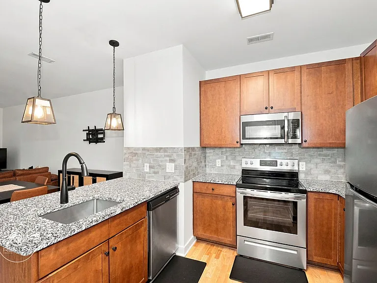 630 Calvert St #311 — Photo 2