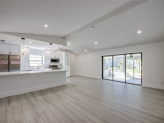 4th image of 2410 SW 50th Ln