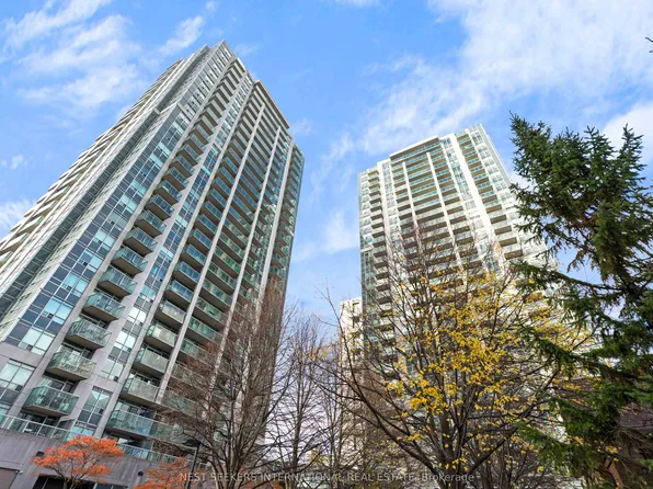 16 Harrison Garden Blvd #1011, Toronto, ON M2N 7J6